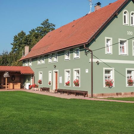 Stovka Bozanov旅馆 外观 照片